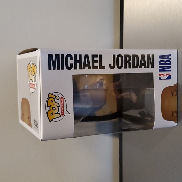NBA Michael Jordan BRONZE #54 Funko Pop - Special Edition - Picture 2 of 7